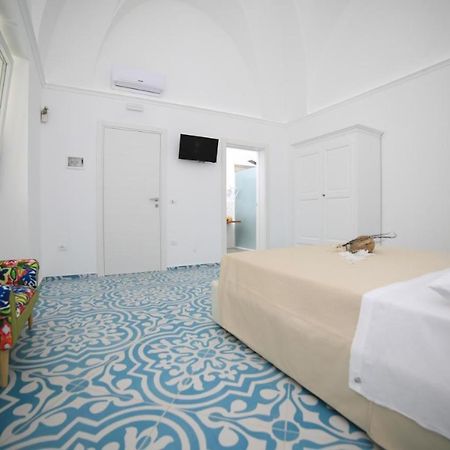 White Aurora Rooms Porto Cesareo Bagian luar foto
