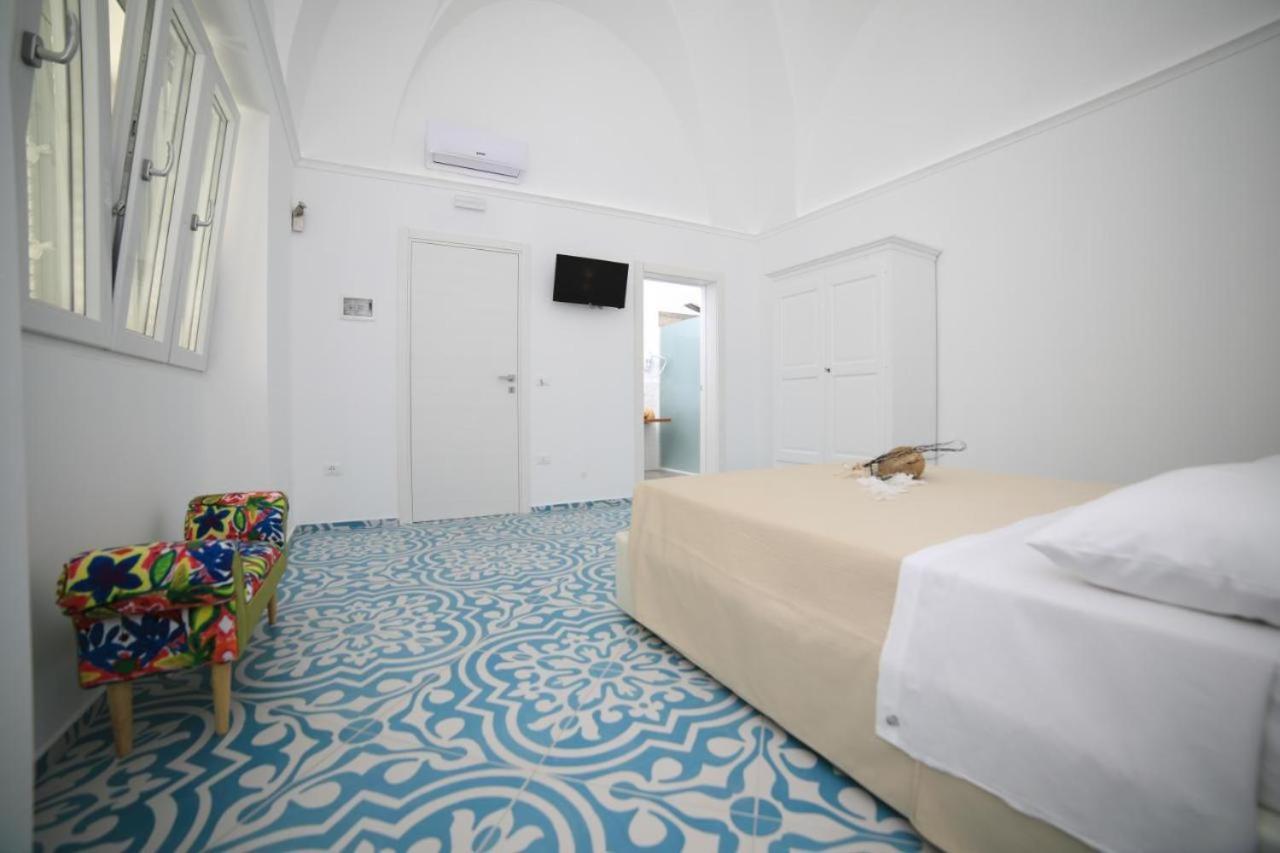 White Aurora Rooms Porto Cesareo Bagian luar foto