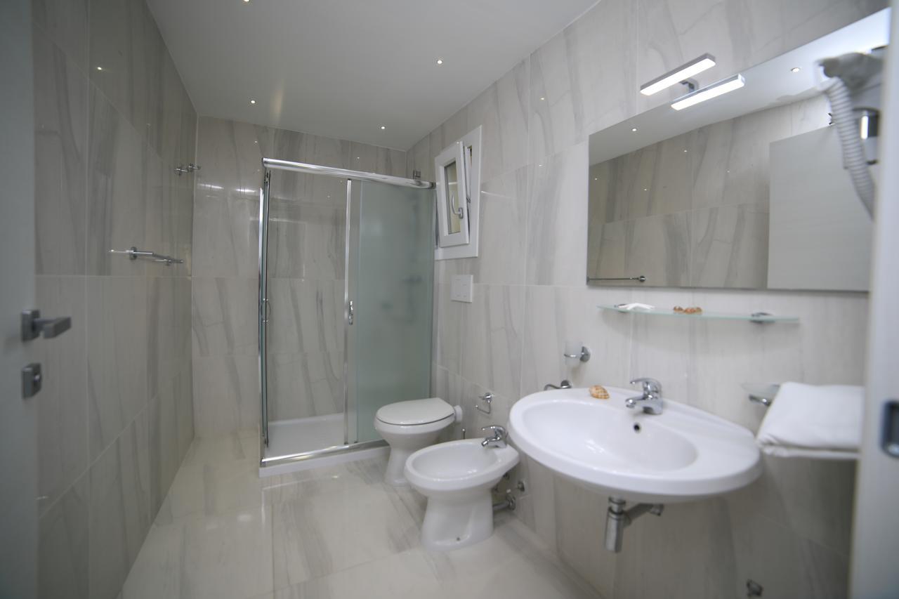 White Aurora Rooms Porto Cesareo Bagian luar foto